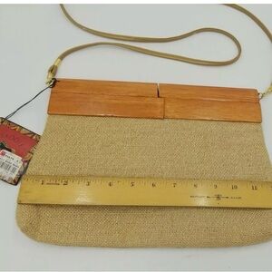 Saddle River Hand Bag Burlap Style Fabric w/Wooden Trim/Closure Gold undertone